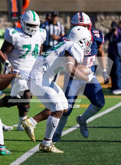 Thumbnail 3 in Olathe North vs. Derby (KSHSAA 6A Final) photogallery.