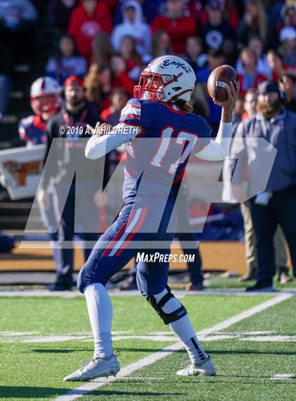Thumbnail 3 in Olathe North vs. Derby (KSHSAA 6A Final) photogallery.