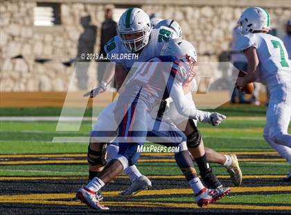 Thumbnail 3 in Olathe North vs. Derby (KSHSAA 6A Final) photogallery.