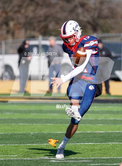Thumbnail 1 in Olathe North vs. Derby (KSHSAA 6A Final) photogallery.