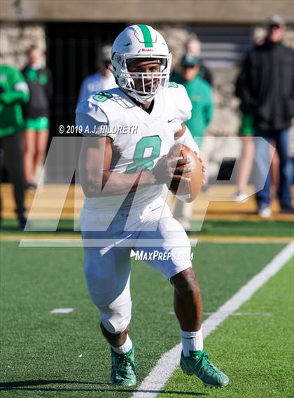 Thumbnail 1 in Olathe North vs. Derby (KSHSAA 6A Final) photogallery.