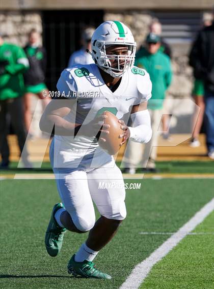 Thumbnail 3 in Olathe North vs. Derby (KSHSAA 6A Final) photogallery.