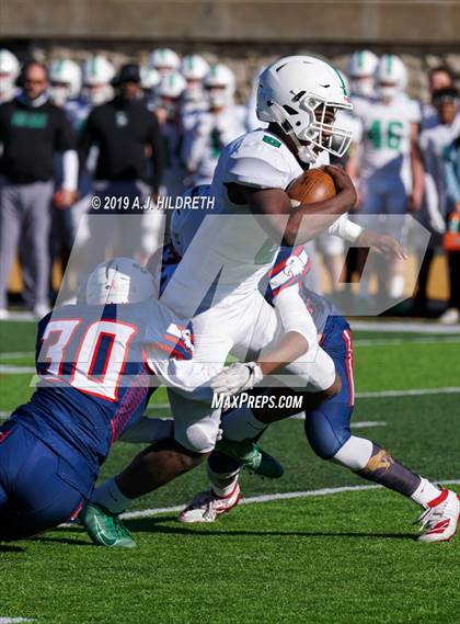 Thumbnail 3 in Olathe North vs. Derby (KSHSAA 6A Final) photogallery.