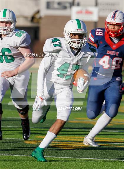 Thumbnail 3 in Olathe North vs. Derby (KSHSAA 6A Final) photogallery.