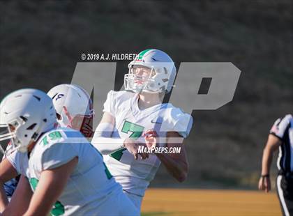 Thumbnail 2 in Olathe North vs. Derby (KSHSAA 6A Final) photogallery.