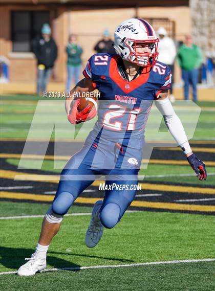 Thumbnail 3 in Olathe North vs. Derby (KSHSAA 6A Final) photogallery.