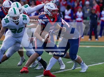 Thumbnail 3 in Olathe North vs. Derby (KSHSAA 6A Final) photogallery.
