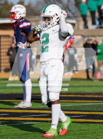 Thumbnail 3 in Olathe North vs. Derby (KSHSAA 6A Final) photogallery.