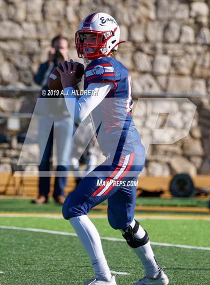 Thumbnail 2 in Olathe North vs. Derby (KSHSAA 6A Final) photogallery.