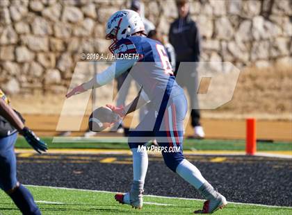 Thumbnail 3 in Olathe North vs. Derby (KSHSAA 6A Final) photogallery.