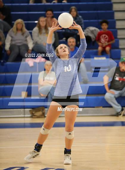 Thumbnail 1 in Bledsoe County vs. Sale Creek photogallery.