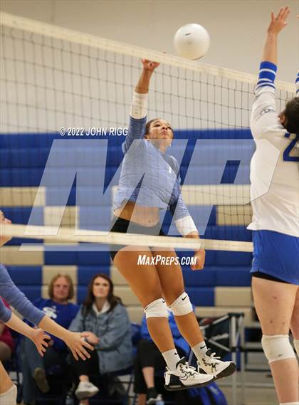 Thumbnail 3 in Bledsoe County vs. Sale Creek photogallery.