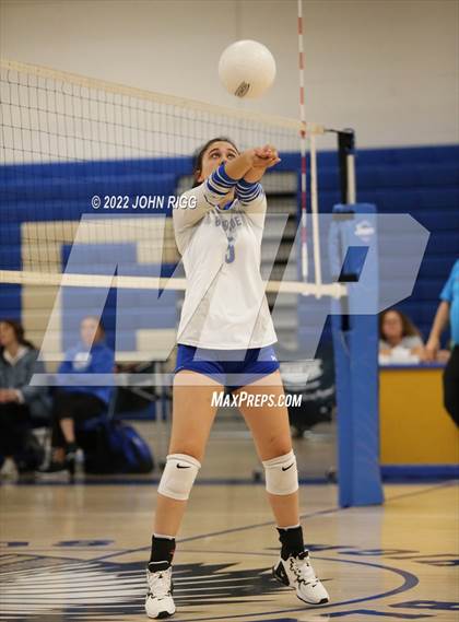 Thumbnail 1 in Bledsoe County vs. Sale Creek photogallery.