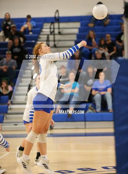 Thumbnail 3 in Bledsoe County vs. Sale Creek photogallery.