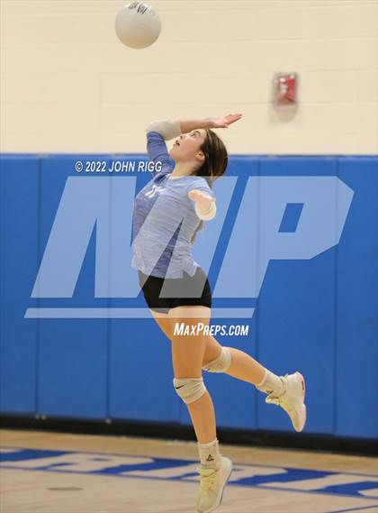 Thumbnail 3 in Bledsoe County vs. Sale Creek photogallery.