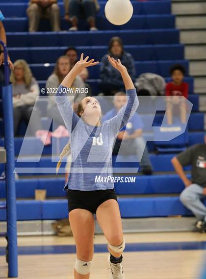 Thumbnail 2 in Bledsoe County vs. Sale Creek photogallery.