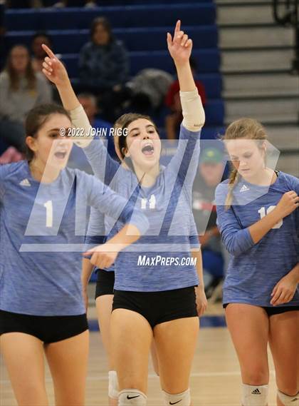 Thumbnail 2 in Bledsoe County vs. Sale Creek photogallery.