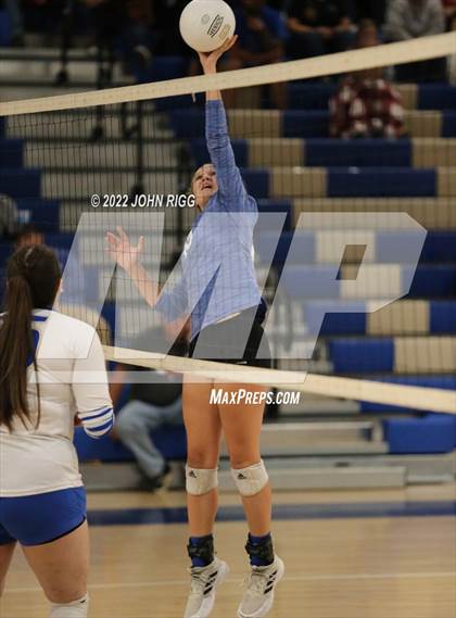 Thumbnail 2 in Bledsoe County vs. Sale Creek photogallery.