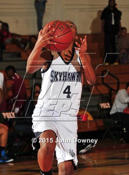 Thumbnail 3 in Summit vs. Rancho Verde (Lady Bears Holiday Classic) photogallery.