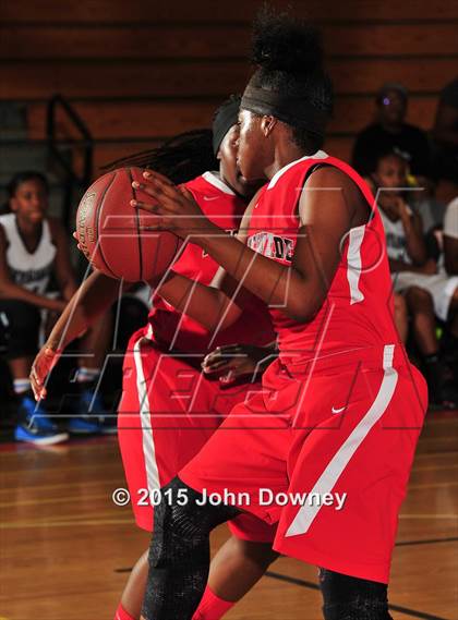 Thumbnail 3 in Summit vs. Rancho Verde (Lady Bears Holiday Classic) photogallery.