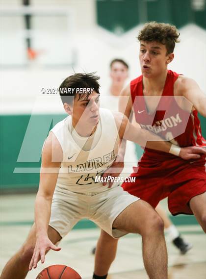 Thumbnail 2 in Freedom vs. Laurel  photogallery.