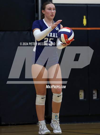 Thumbnail 2 in Hamilton-Wenham Regional vs Ipswich (MIAA Division 4 Round of 16) photogallery.