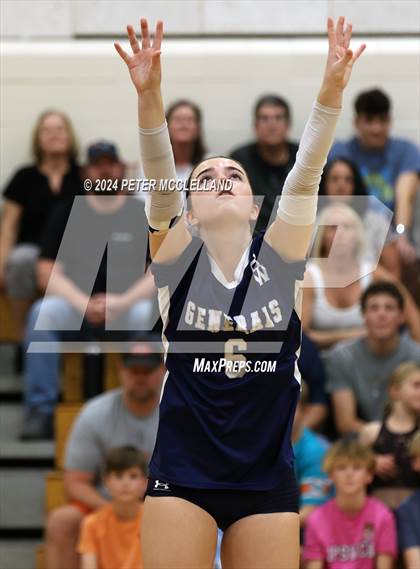 Thumbnail 1 in Hamilton-Wenham Regional vs Ipswich (MIAA Division 4 Round of 16) photogallery.