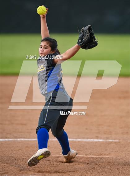 Thumbnail 1 in Lee [Robert E.] vs Pflugerville (NISD Softball Tournament) photogallery.