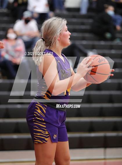 Thumbnail 2 in McClain vs. Circleville (OHSAA D2 District Semifinal) photogallery.