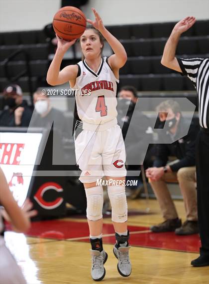 Thumbnail 1 in McClain vs. Circleville (OHSAA D2 District Semifinal) photogallery.