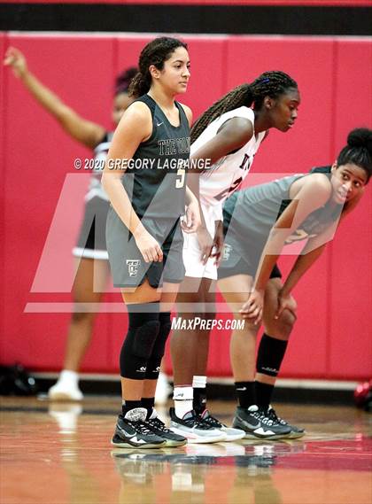 Thumbnail 3 in The Colony vs Mansfield Timberview (UIL 5A Regional Quarterfinal) photogallery.