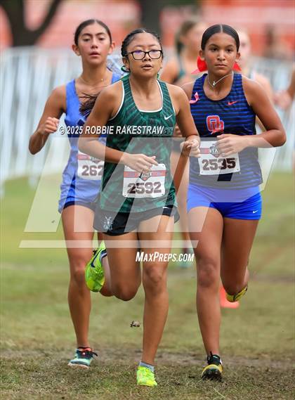 Thumbnail 3 in UIL 6A Girls Cross Country State Final photogallery.