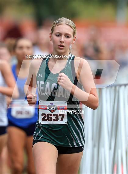 Thumbnail 2 in UIL 6A Girls Cross Country State Final photogallery.