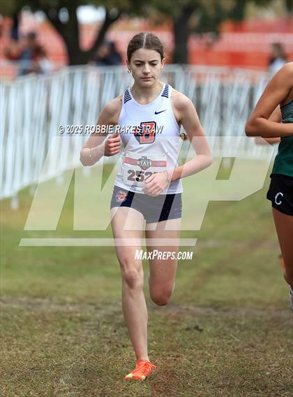 Thumbnail 3 in UIL 6A Girls Cross Country State Final photogallery.