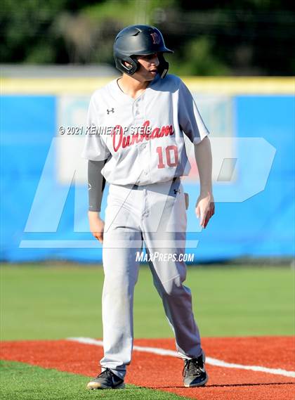 Thumbnail 2 in St. Charles Catholic vs. Dunham (LHSAA 2A/3A Quarterfinal) photogallery.