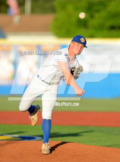 Thumbnail 1 in St. Charles Catholic vs. Dunham (LHSAA 2A/3A Quarterfinal) photogallery.