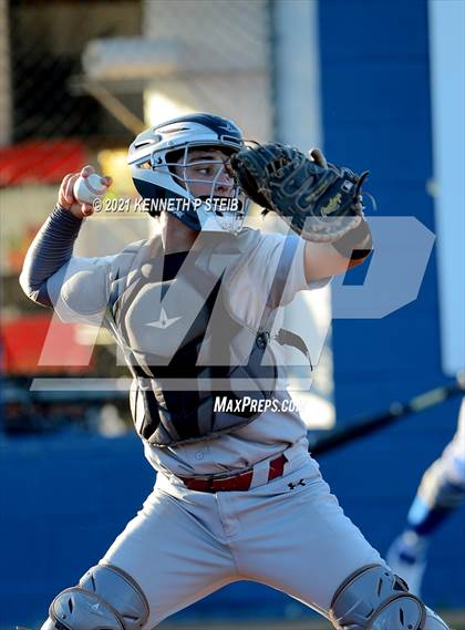 Thumbnail 1 in St. Charles Catholic vs. Dunham (LHSAA 2A/3A Quarterfinal) photogallery.