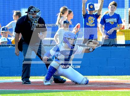 Thumbnail 2 in St. Charles Catholic vs. Dunham (LHSAA 2A/3A Quarterfinal) photogallery.