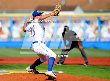 Thumbnail 2 in St. Charles Catholic vs. Dunham (LHSAA 2A/3A Quarterfinal) photogallery.