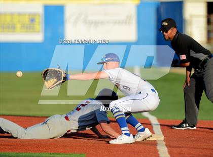 Thumbnail 2 in St. Charles Catholic vs. Dunham (LHSAA 2A/3A Quarterfinal) photogallery.