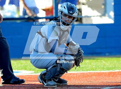 Thumbnail 2 in St. Charles Catholic vs. Dunham (LHSAA 2A/3A Quarterfinal) photogallery.