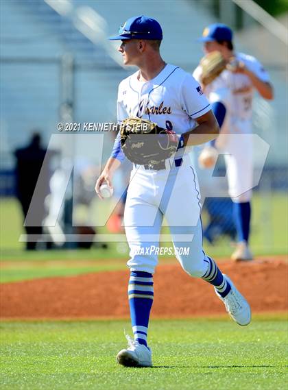 Thumbnail 2 in St. Charles Catholic vs. Dunham (LHSAA 2A/3A Quarterfinal) photogallery.
