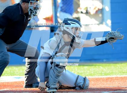 Thumbnail 3 in St. Charles Catholic vs. Dunham (LHSAA 2A/3A Quarterfinal) photogallery.