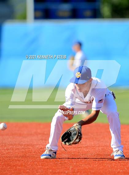 Thumbnail 1 in St. Charles Catholic vs. Dunham (LHSAA 2A/3A Quarterfinal) photogallery.