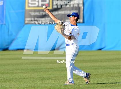Thumbnail 2 in St. Charles Catholic vs. Dunham (LHSAA 2A/3A Quarterfinal) photogallery.