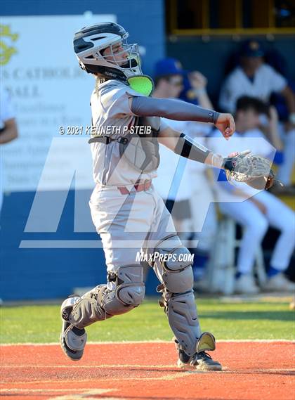 Thumbnail 1 in St. Charles Catholic vs. Dunham (LHSAA 2A/3A Quarterfinal) photogallery.
