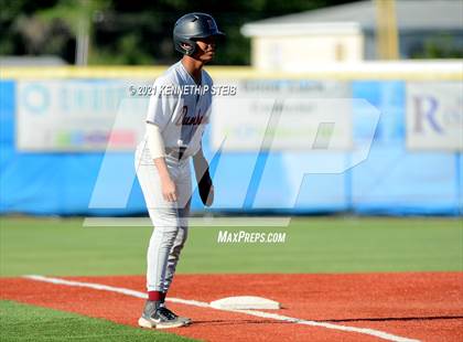 Thumbnail 1 in St. Charles Catholic vs. Dunham (LHSAA 2A/3A Quarterfinal) photogallery.