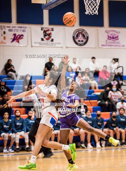 Thumbnail 2 in Cesar Chavez vs Westwood (AIA 6A Round 1 Playoff) photogallery.