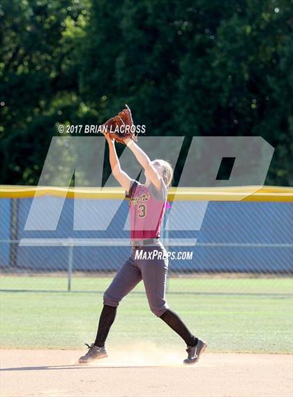 Thumbnail 2 in West Nassau vs St. Cloud (Kissimmee Klassic) photogallery.