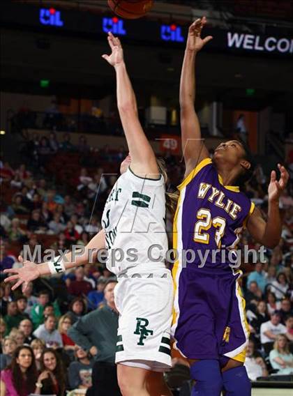Thumbnail 1 in Rockport-Fulton vs. Wylie (UIL 3A Semilfinal) photogallery.